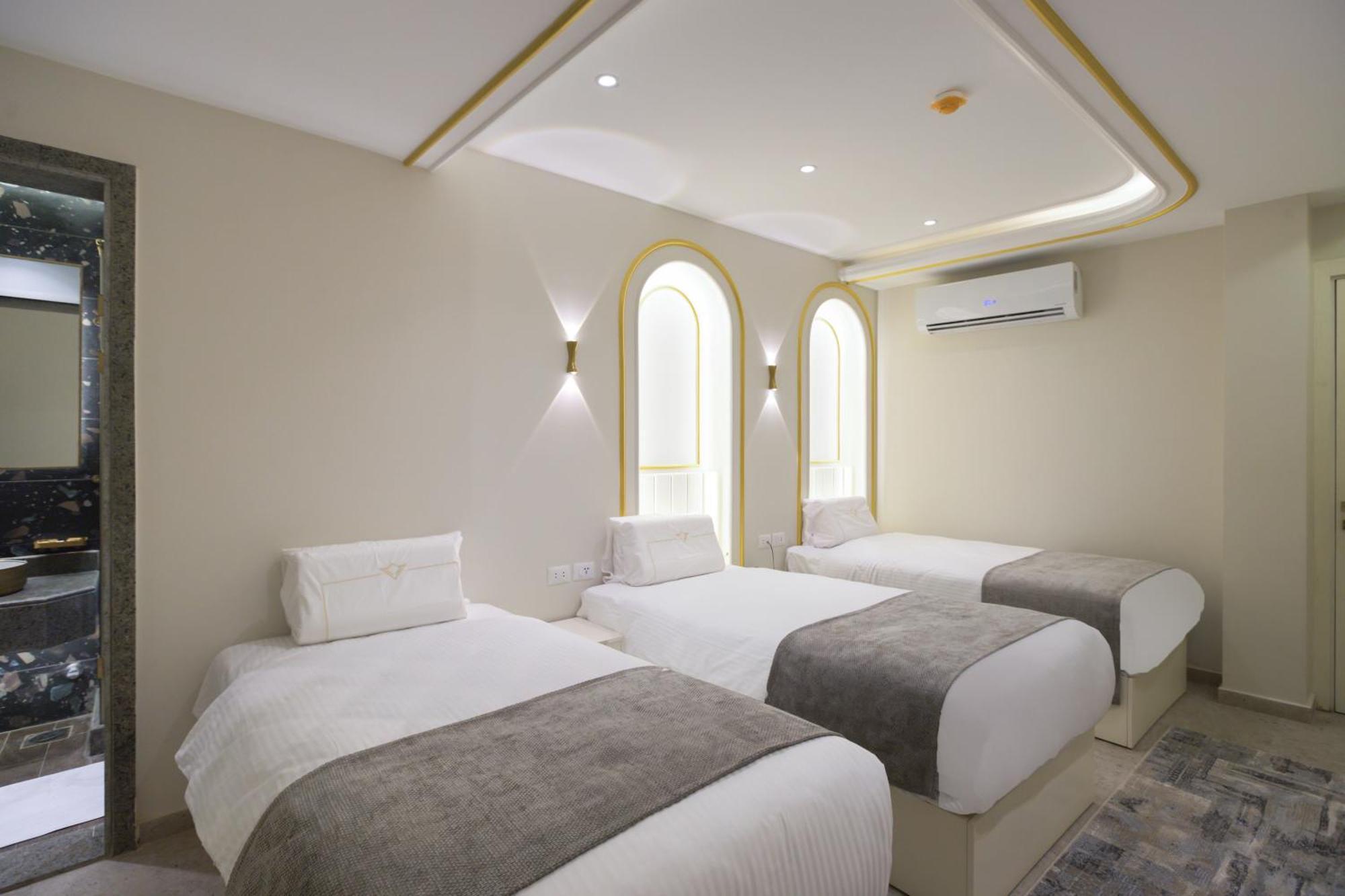 Pyramids Plateau Hotel Kafrat al Jabal Bagian luar foto